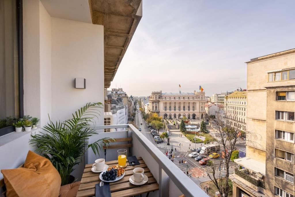 Sunny 2Br Flat - Top Location - Stunning Views Bucarest Exterior foto