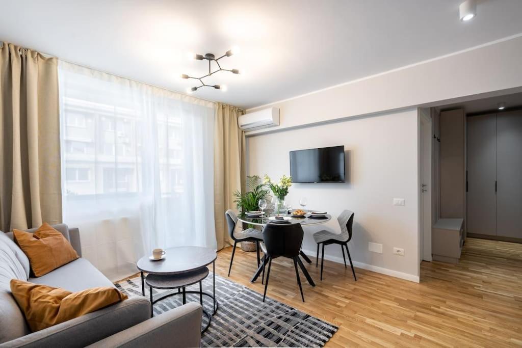Sunny 2Br Flat - Top Location - Stunning Views Bucarest Exterior foto
